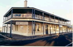 Robe Hotel - Accommodation Redcliffe