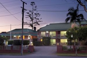 Aabon Holiday Apartments  Motel - Accommodation Redcliffe